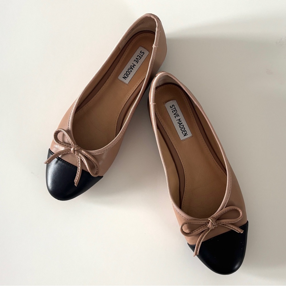 Steve Madden Tan and Black Ballet Flats with Bow Detail